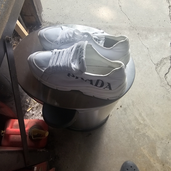 Prada shoes - Picture 2 of 7